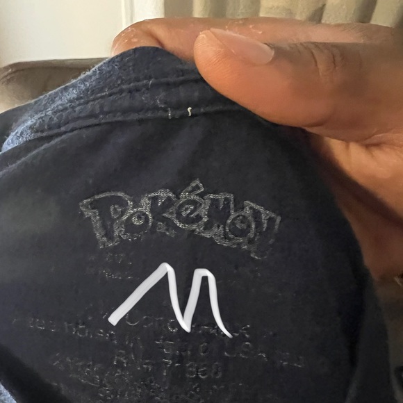 Pokemon 15 Poke Balls T-Shirt - Picture 2 of 2